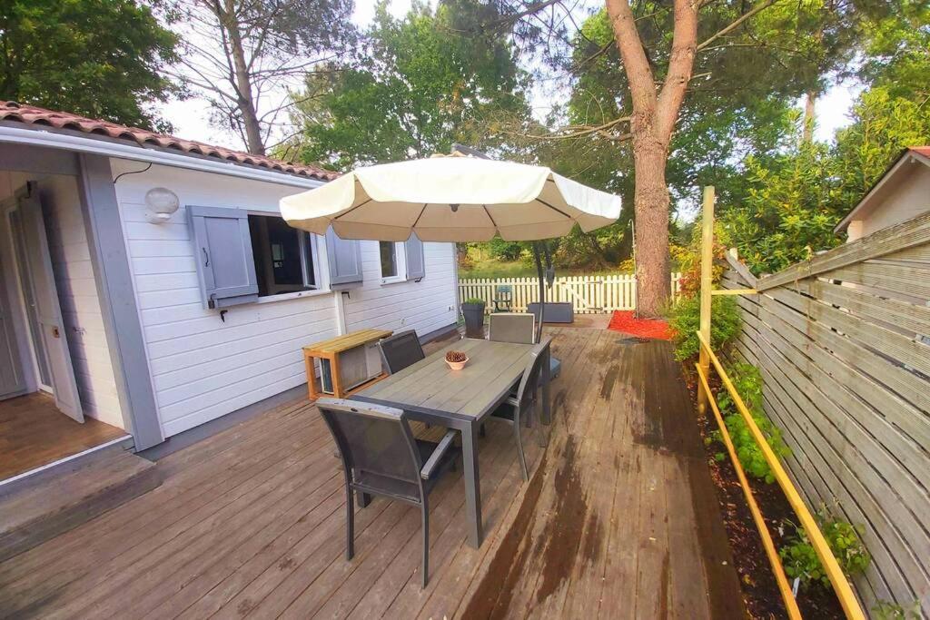 Villa Chalet T3/clim/wifi/pkg/terrasse/15 min plages à La Teste-de-Buch Extérieur photo